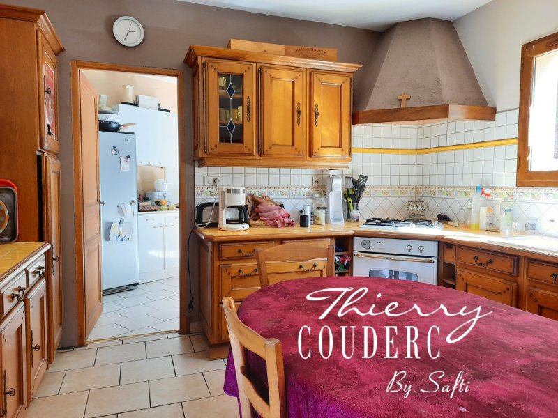 Photo 5 of the listing.