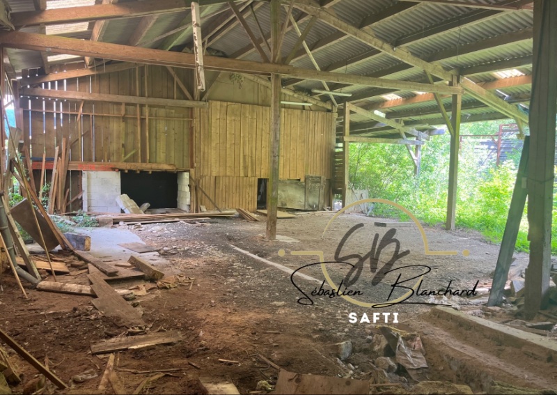 Photo 4 of the listing.