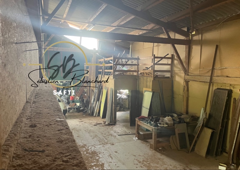 Photo 13 of the listing.