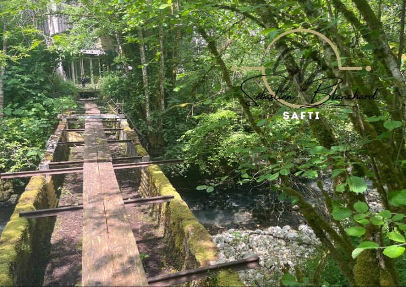 Photo 9 of the listing.