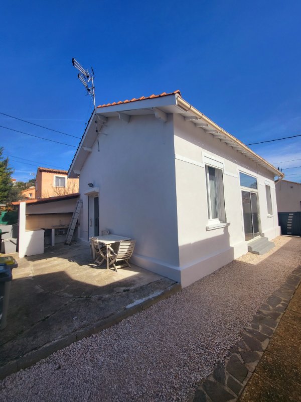 Photo 8 of the listing.