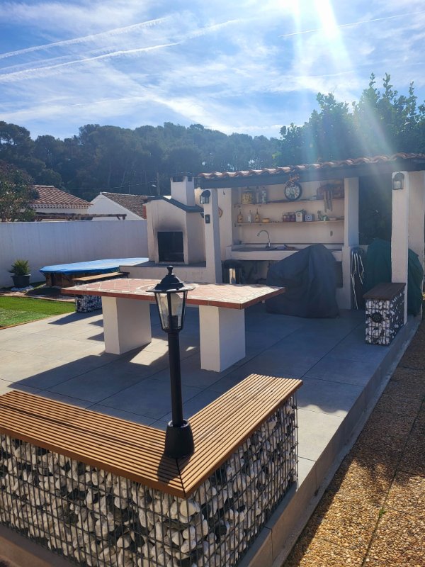 Photo 4 of the listing.