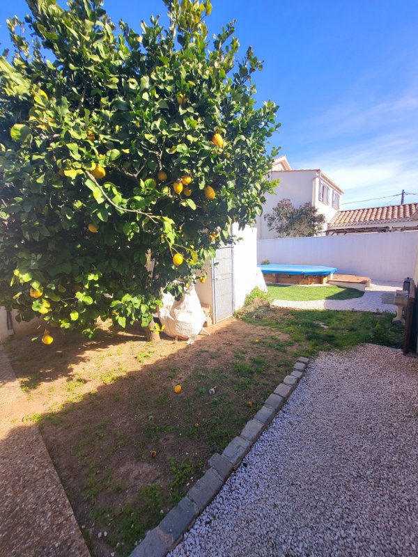 Photo 5 of the listing.