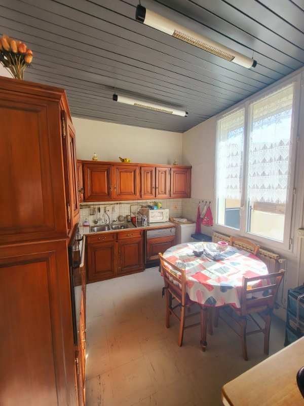 Photo 13 of the listing.