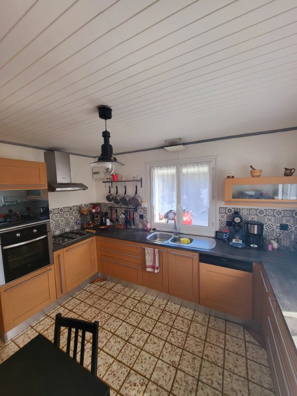 Photo 10 of the listing.