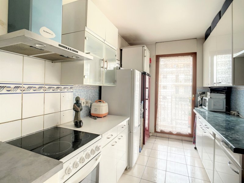 Photo 3 of the listing.