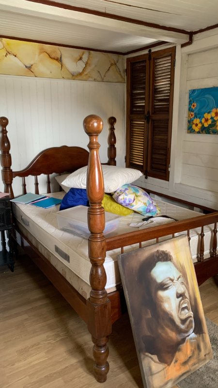 Photo 9 of the listing.