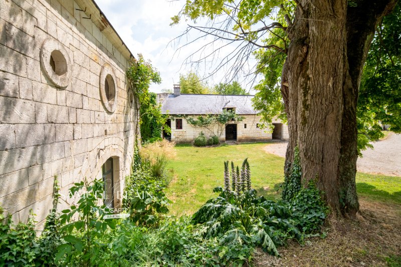 Photo 11 of the listing.