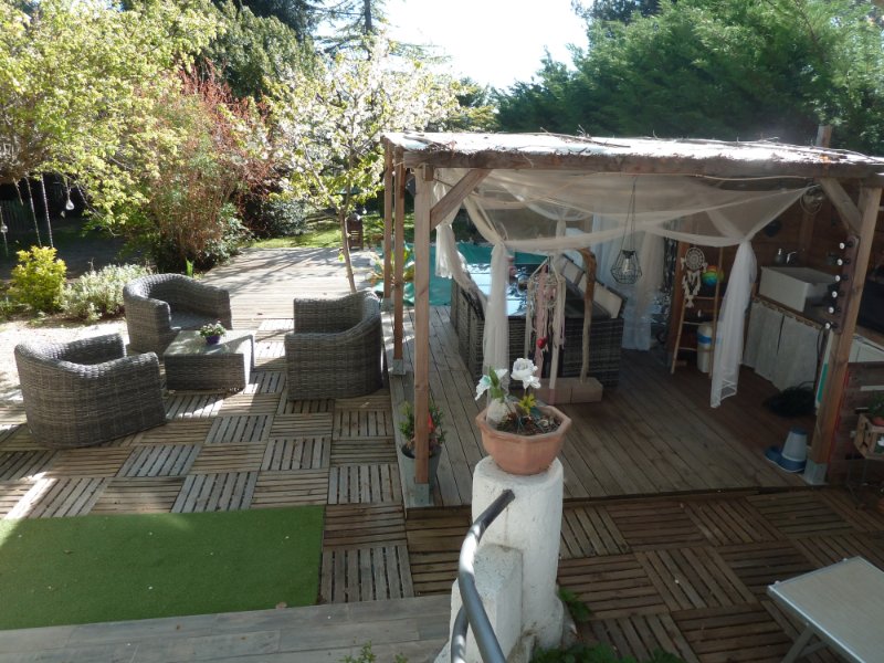 Photo 6 of the listing.