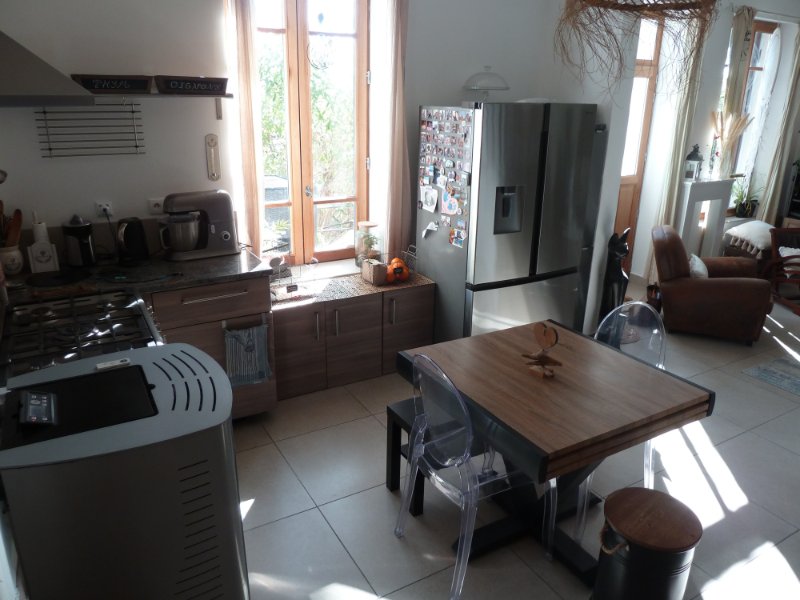 Photo 5 of the listing.