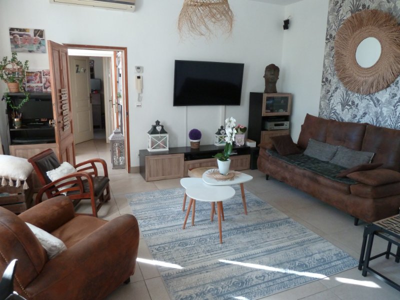 Photo 4 of the listing.