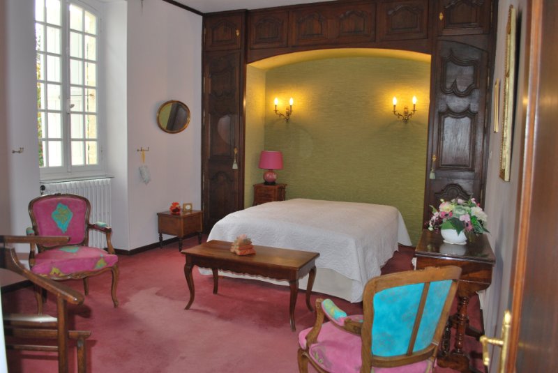 Photo 12 of the listing.