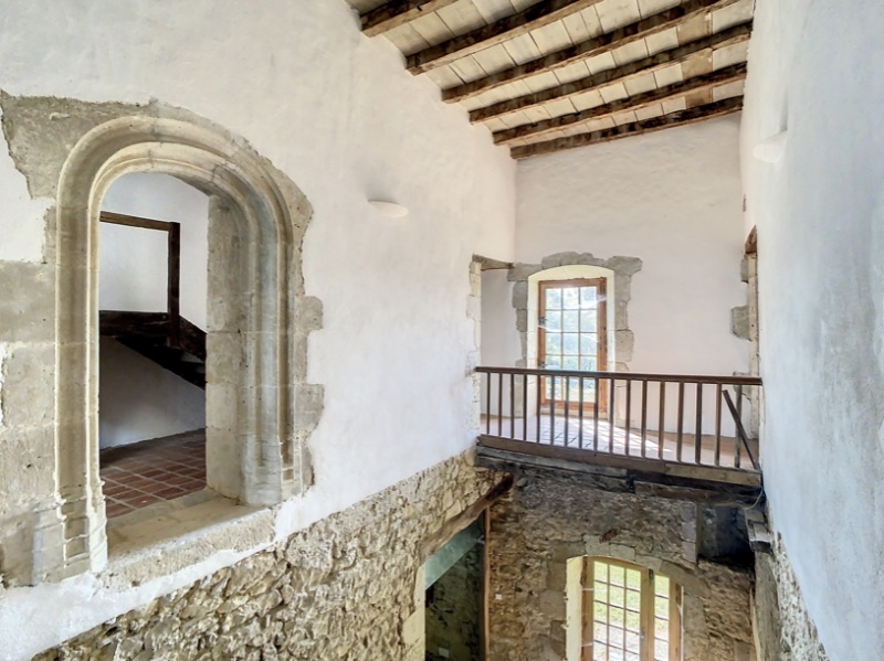 Photo 4 of the listing.