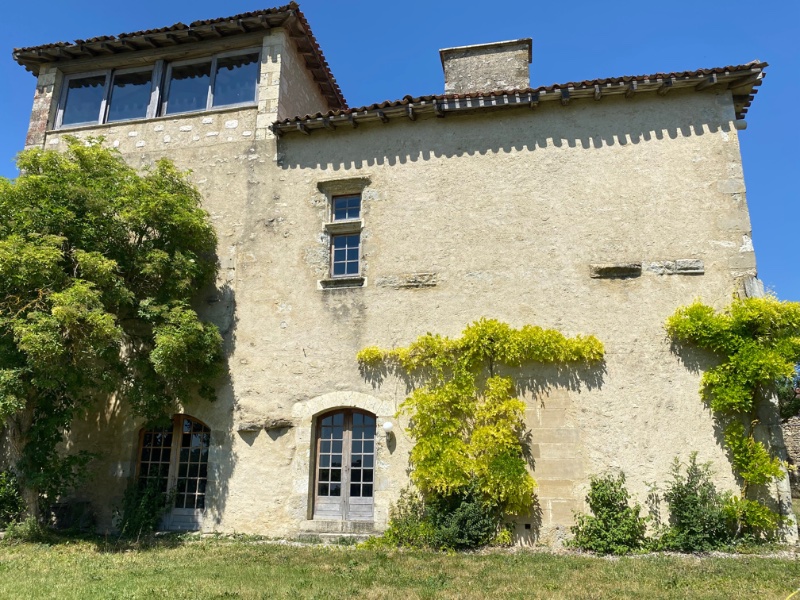 Photo 5 of the listing.