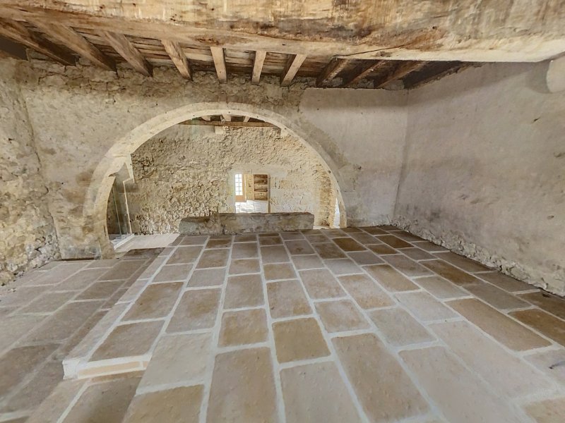 Photo 6 of the listing.