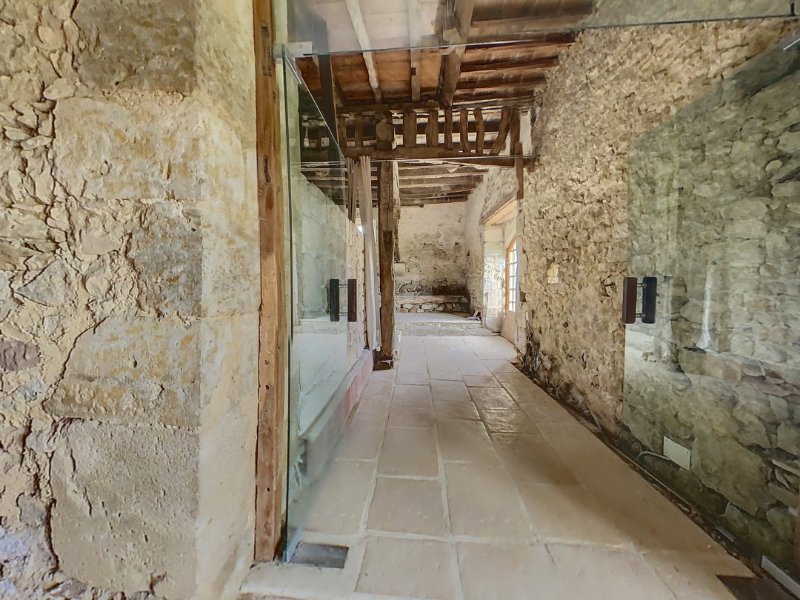 Photo 20 of the listing.