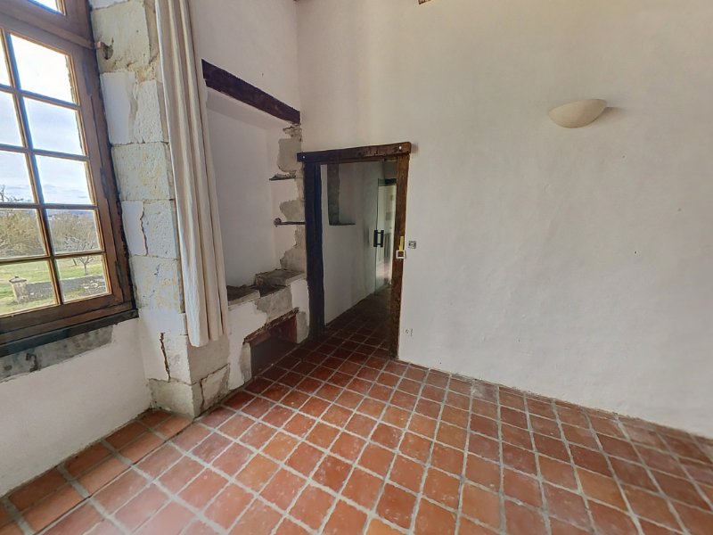 Photo 11 of the listing.