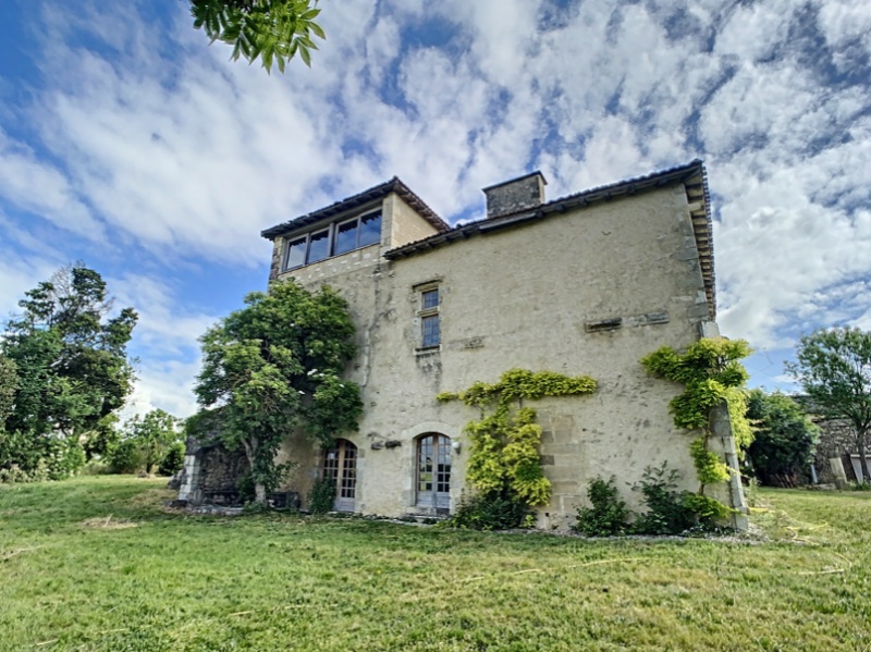 Photo 18 of the listing.