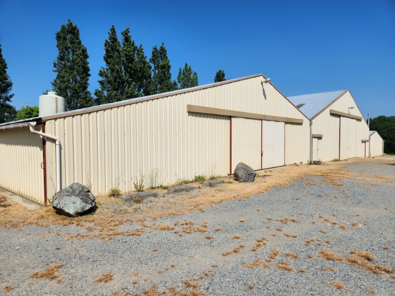 Photo 4 of the listing.