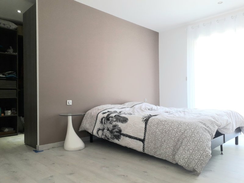 Photo 7 of the listing.