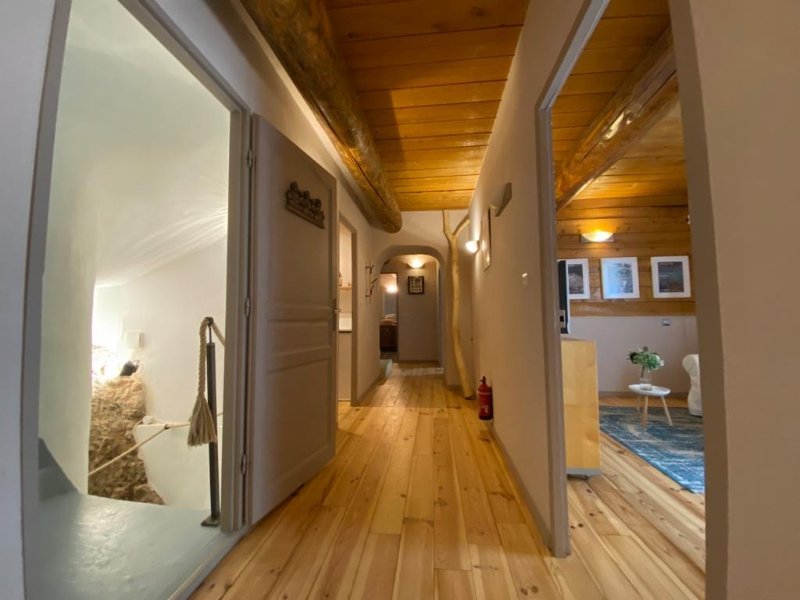 Photo 8 of the listing.