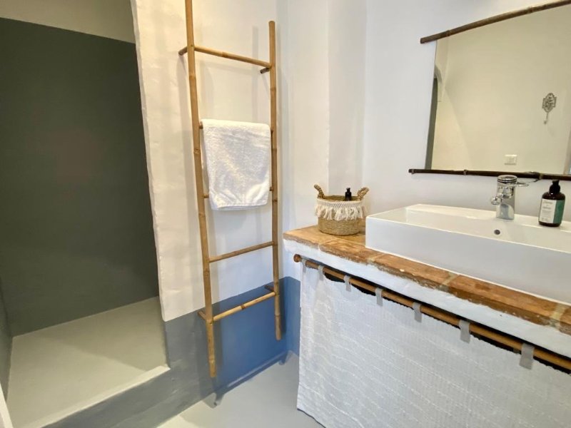 Photo 15 of the listing.