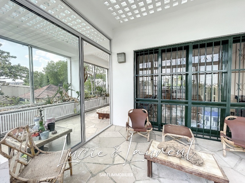 Photo 8 of the listing.