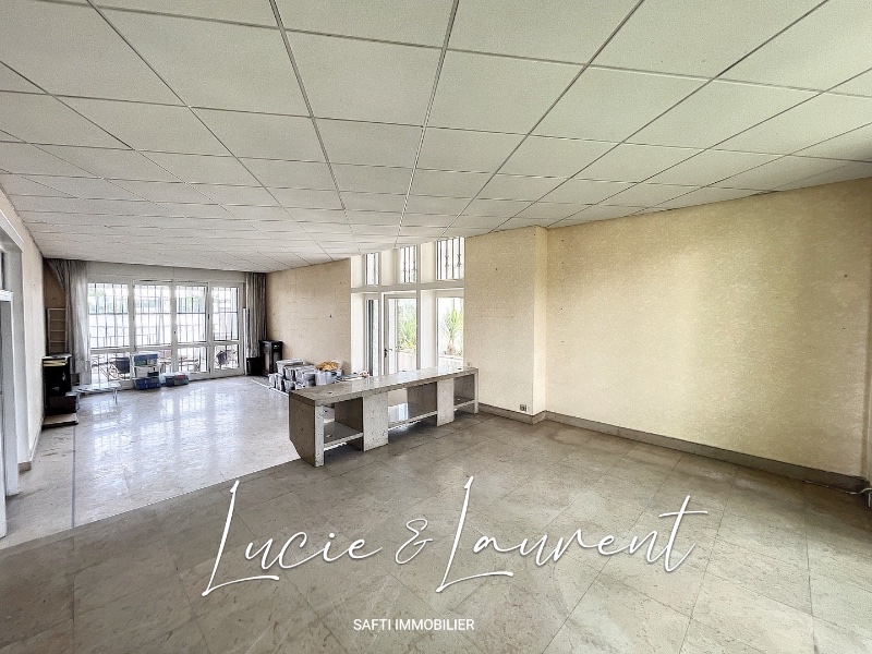 Photo 6 of the listing.