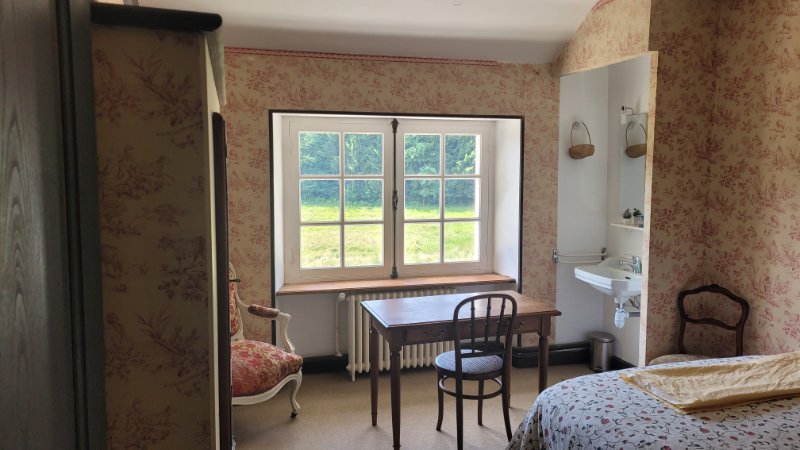 Photo 11 of the listing.