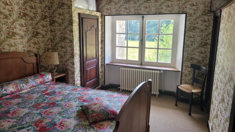 Photo 12 of the listing.