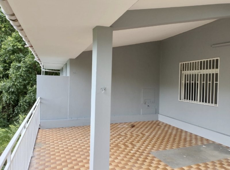 Photo 3 of the listing.