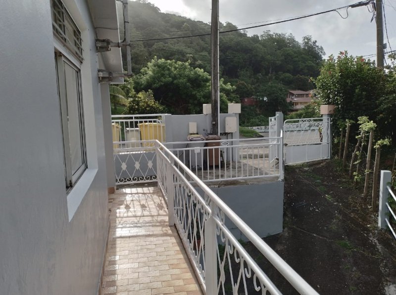 Photo 8 of the listing.