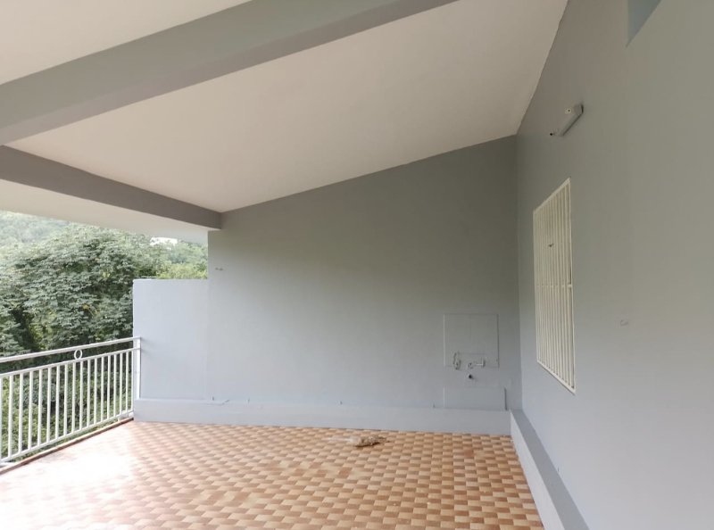 Photo 6 of the listing.