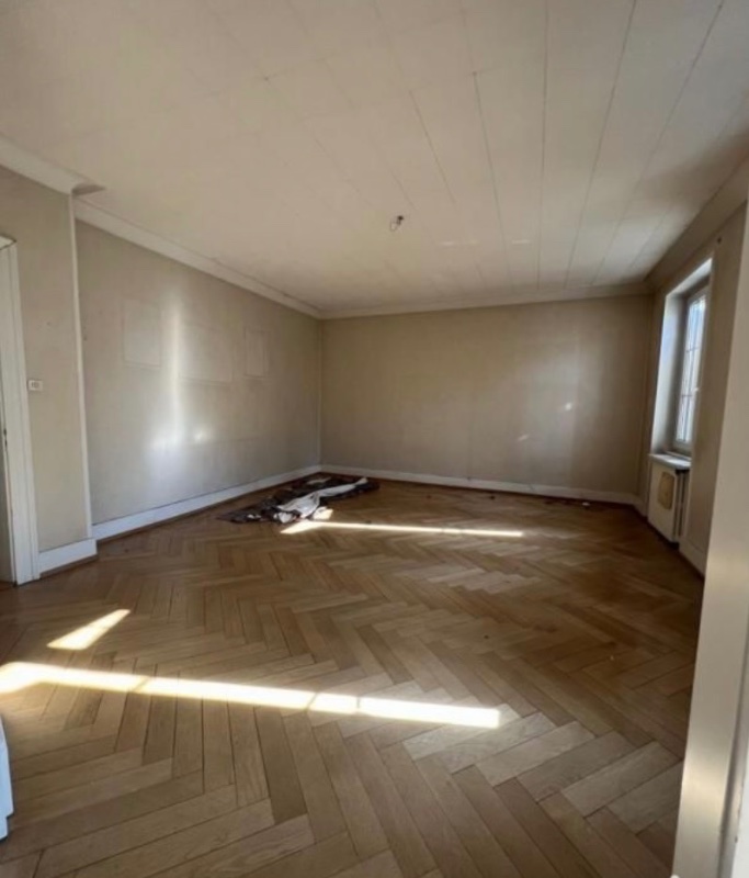 Photo 4 of the listing.