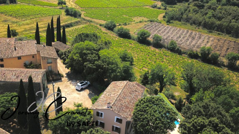 Photo 4 of the listing.