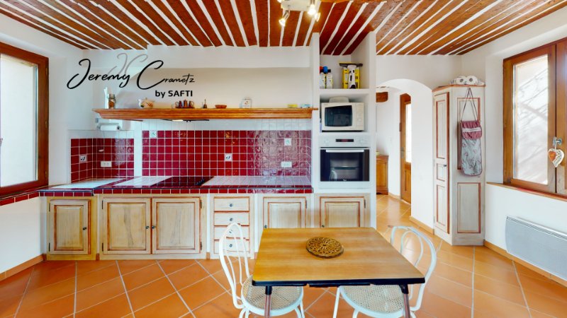 Photo 10 of the listing.