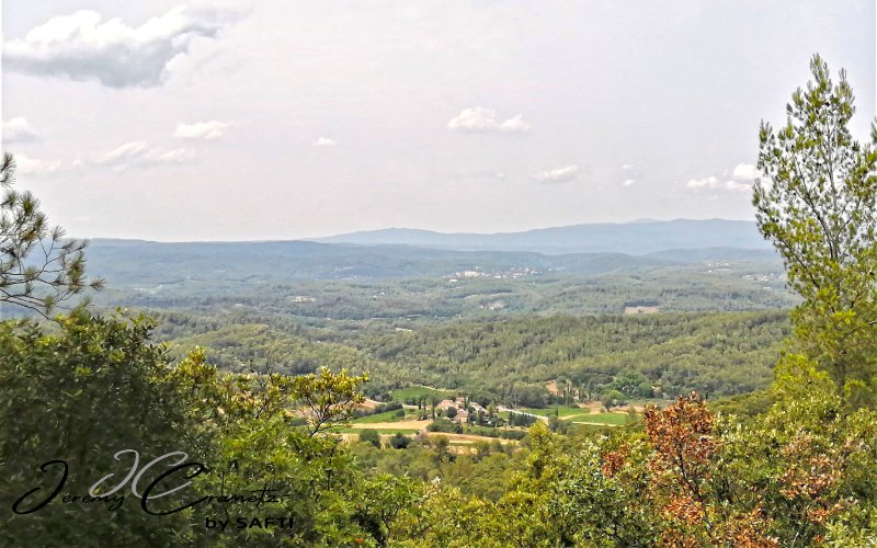 Photo 9 of the listing.