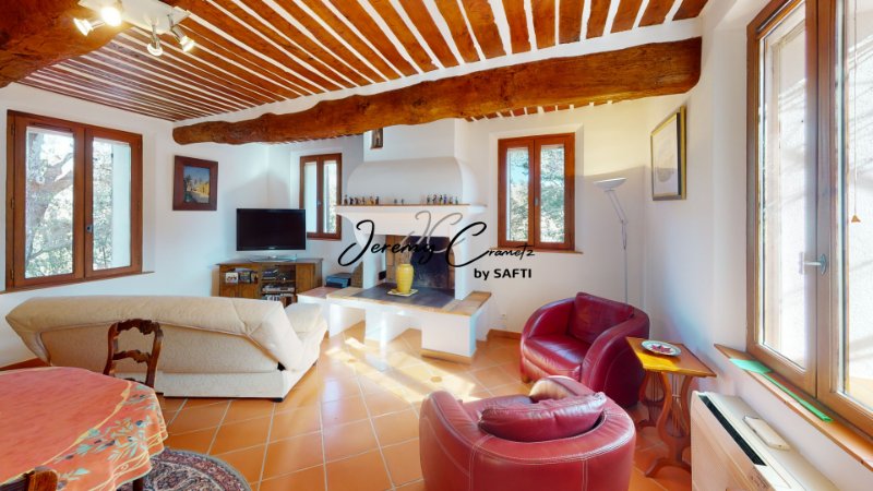 Photo 5 of the listing.