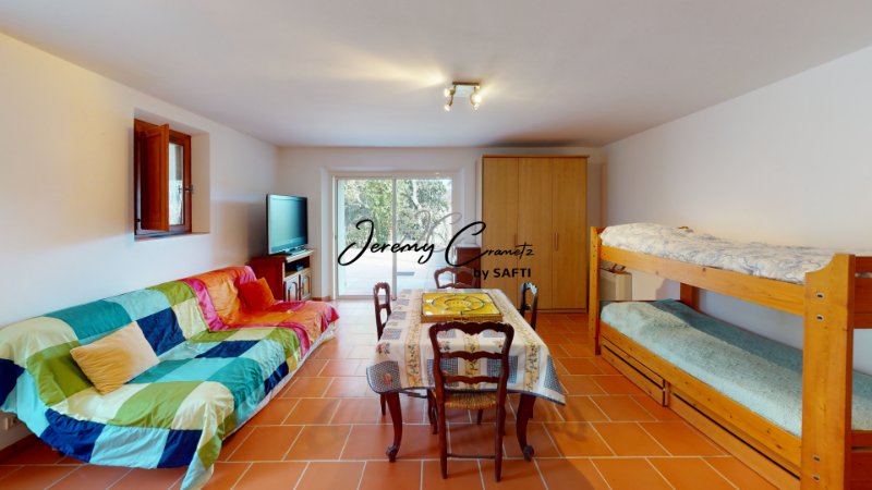 Photo 12 of the listing.